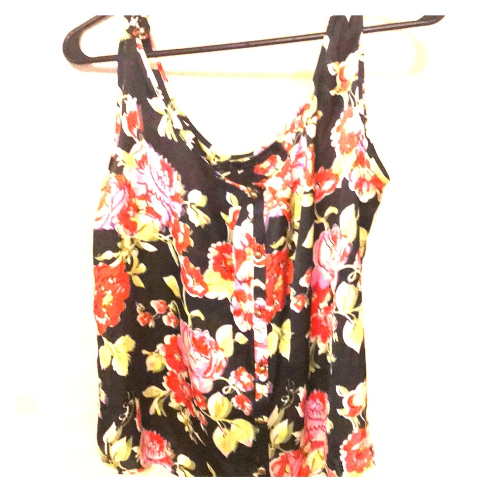 Pretty floral swing top.